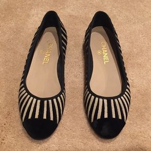 Flat shoes